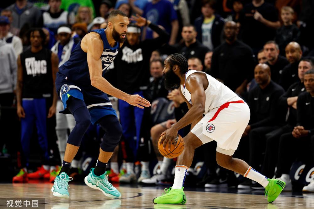 字母哥或离 字母哥或离